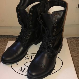 BNWT STEVE MADDEN TROOPA